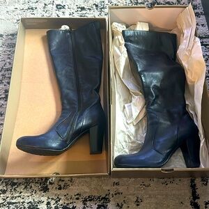 Navy blue heeled boot